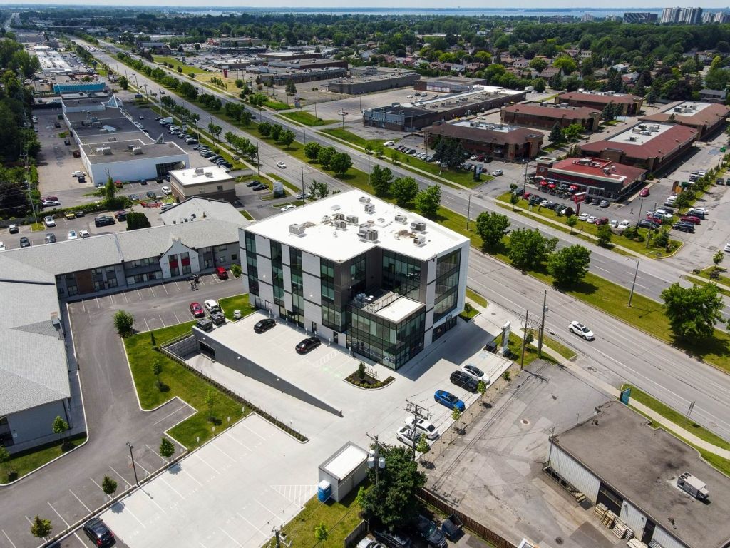 Espaces Coworking / Bureau  louer cl en main Brossard