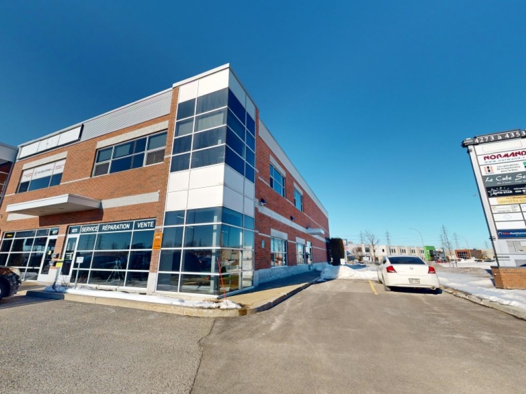 Industrial/Commercial Space for Rent - Laval - 4,280 sq ft
