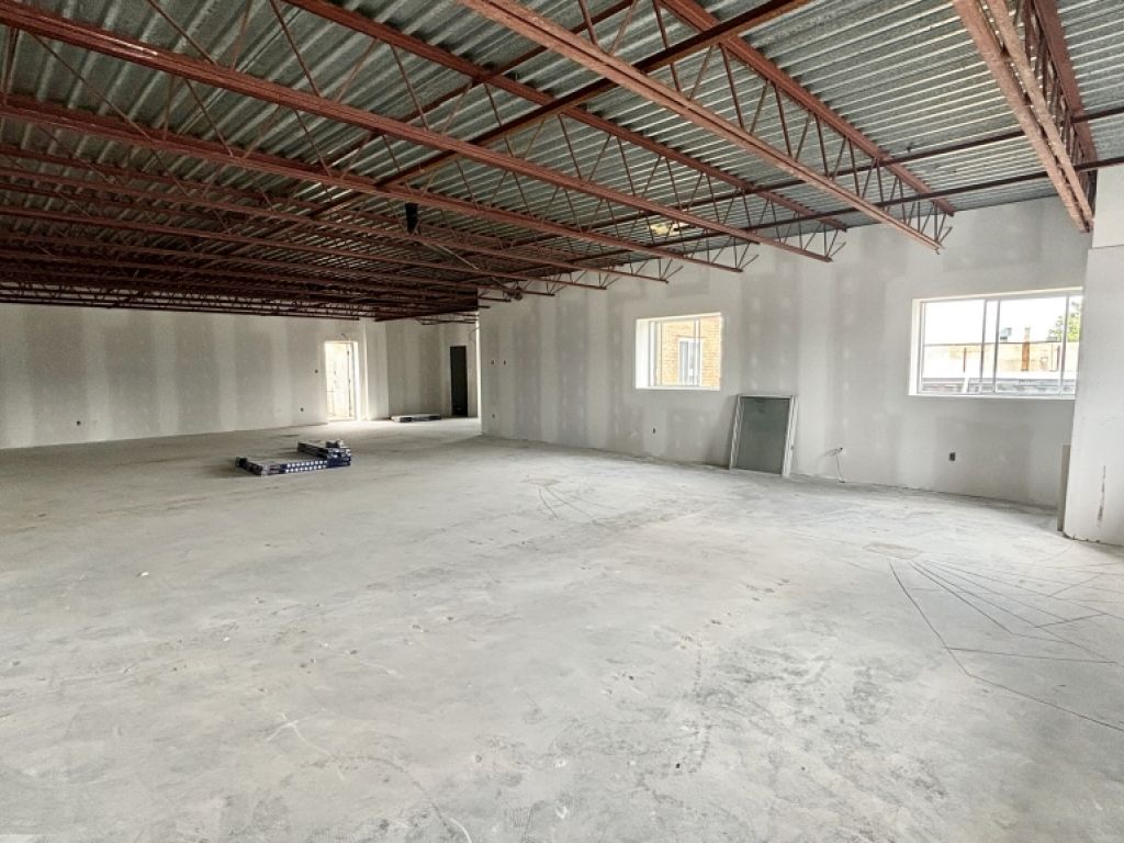 Office for rent with warehouse, 2 floors 3200 ft2 total