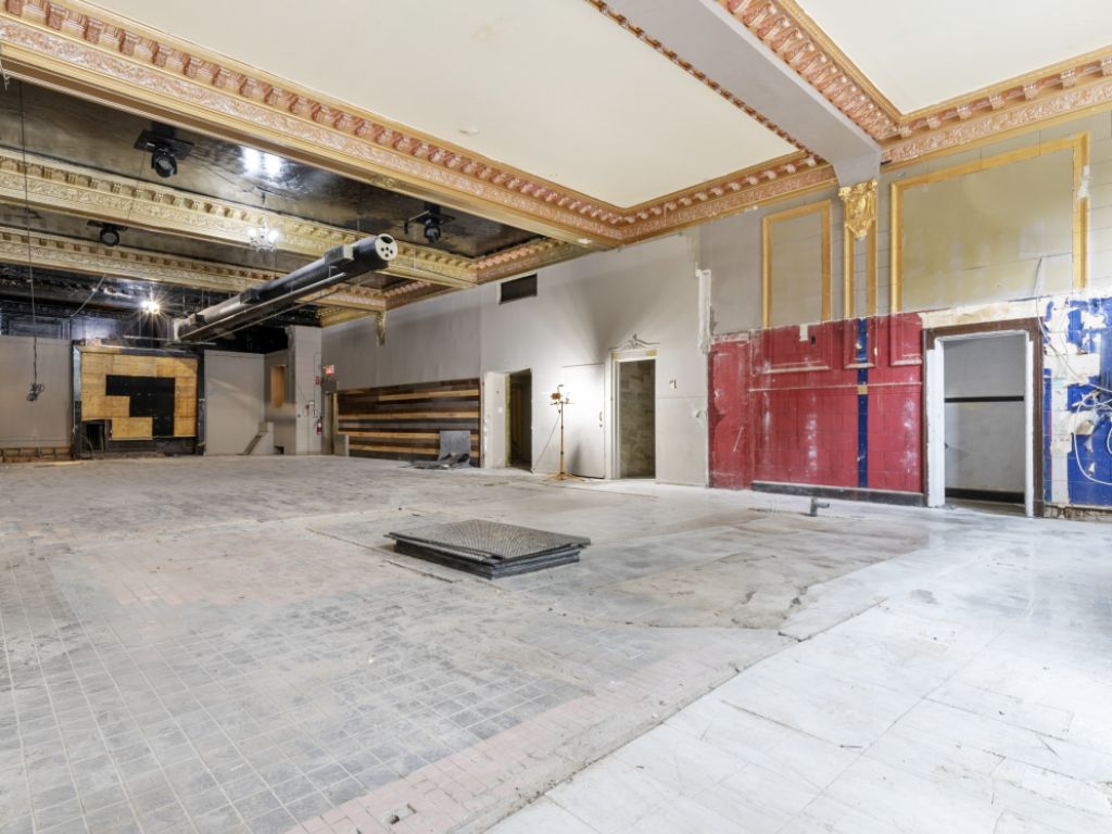 COMMERCIAL SPACE FOR RENT