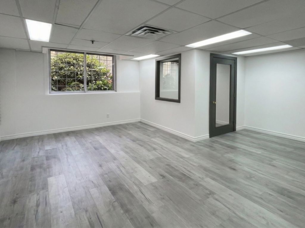 Prime location in the heart of Old Montr�al