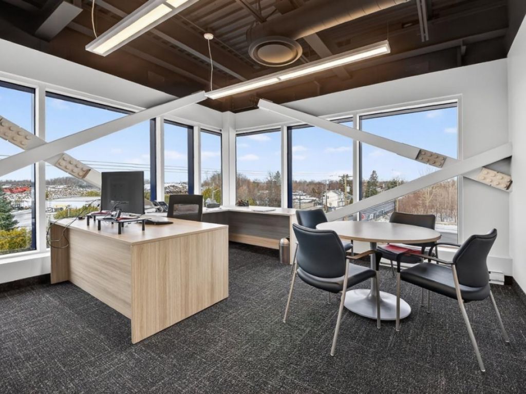 Industrial building for sale
