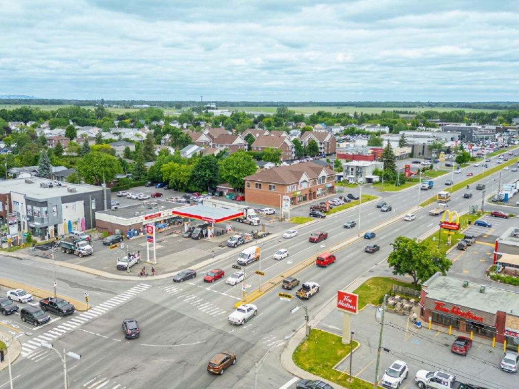 Local commercial 1000 pc Secteur de choix  Chambly