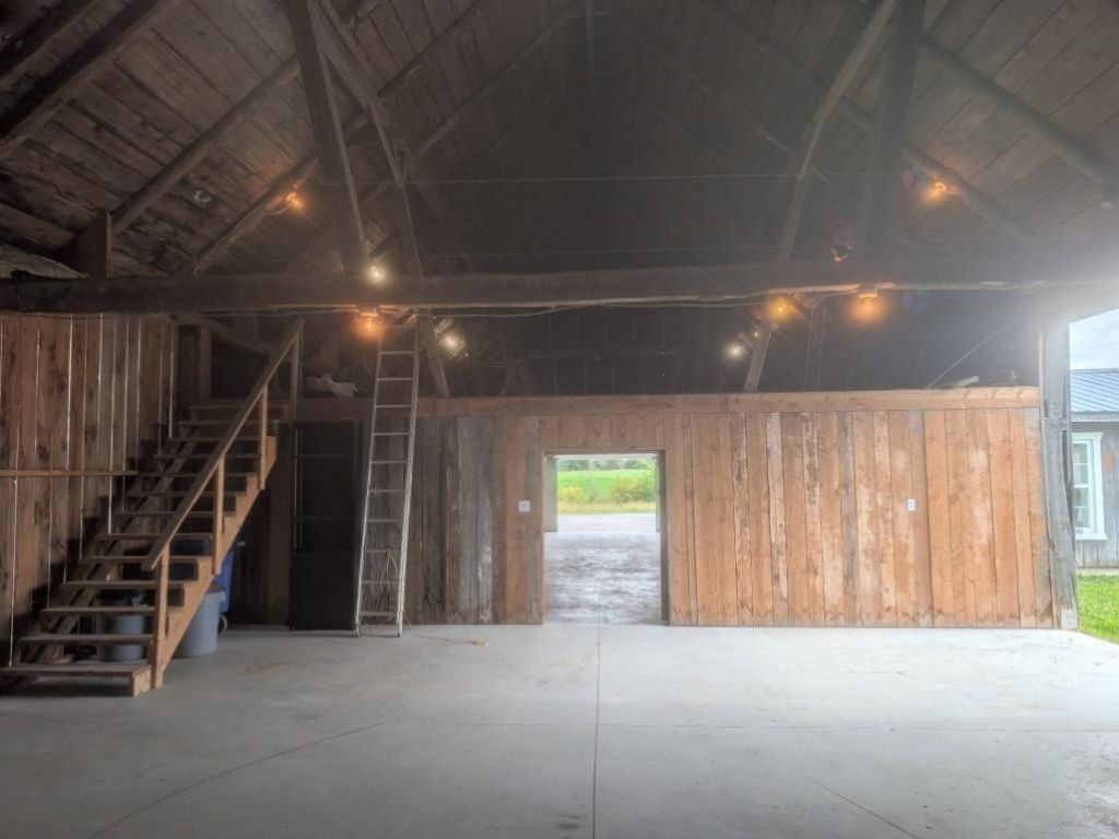 Semi-commercial property in an agricultural zone