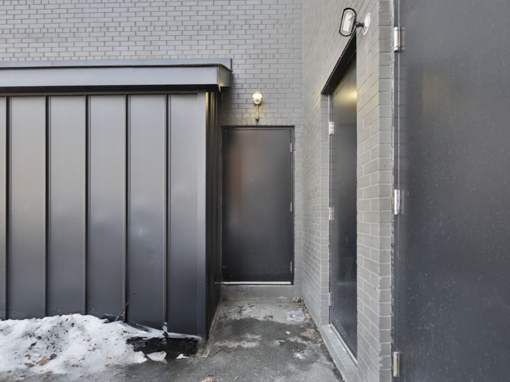 Basement of a renovated building in Villeray for rent