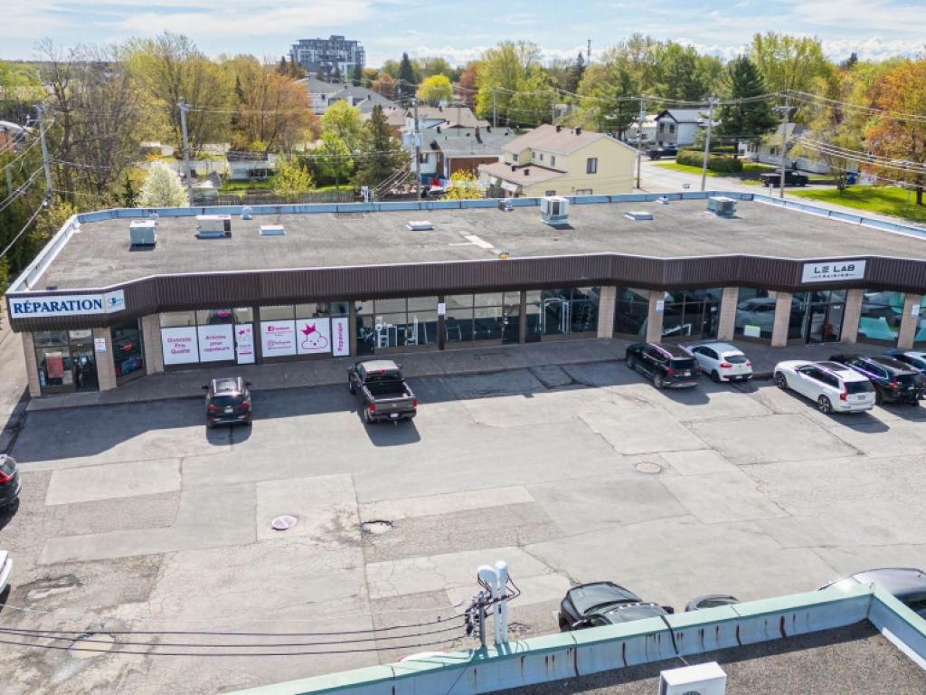 Commercial space for sub lease 1,975 sqft Delson