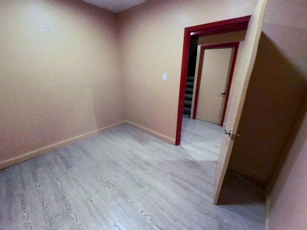 Espace commercial secteur Vanier  prs de Soumande