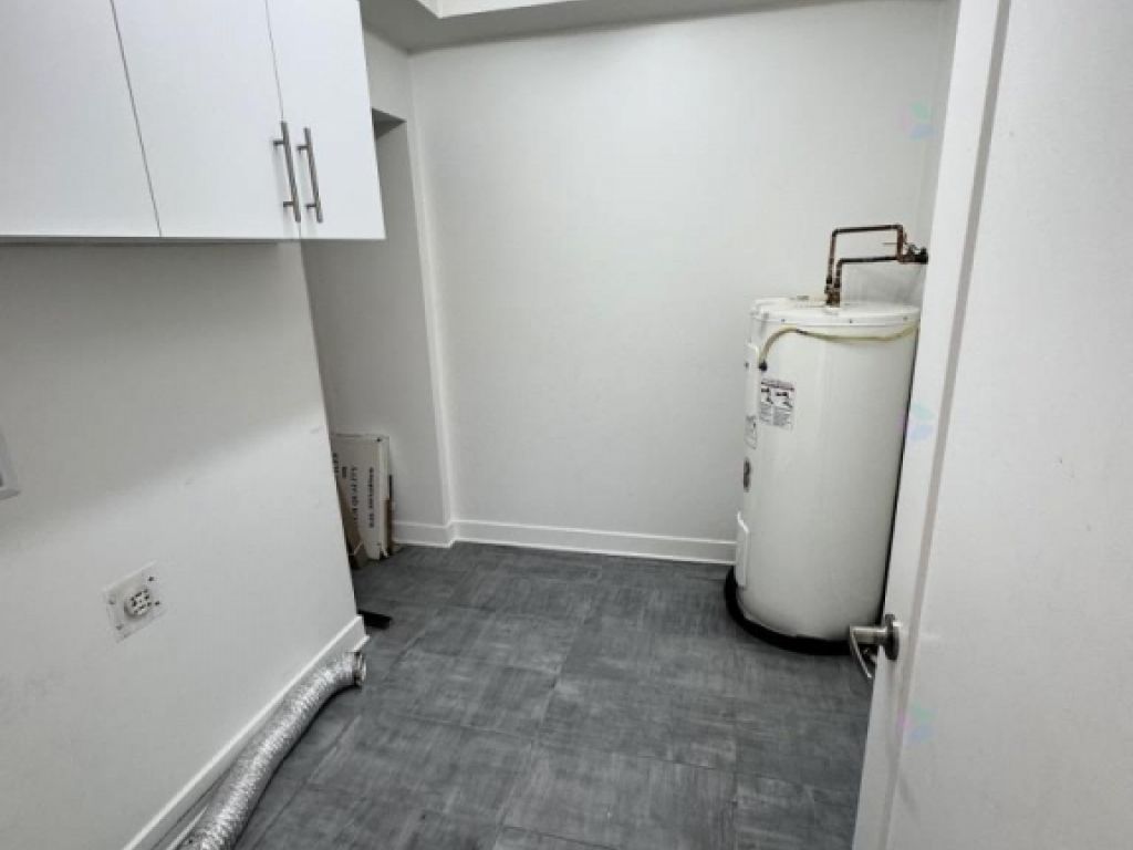 Bureau commercial situ� au 13 rue Blainville Ouest, Sainte-Th�r�se