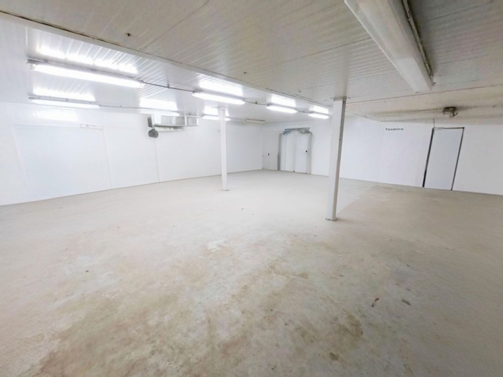 LOCAL 602 - LOCAL INDUSTRIEL � NEUVILLE