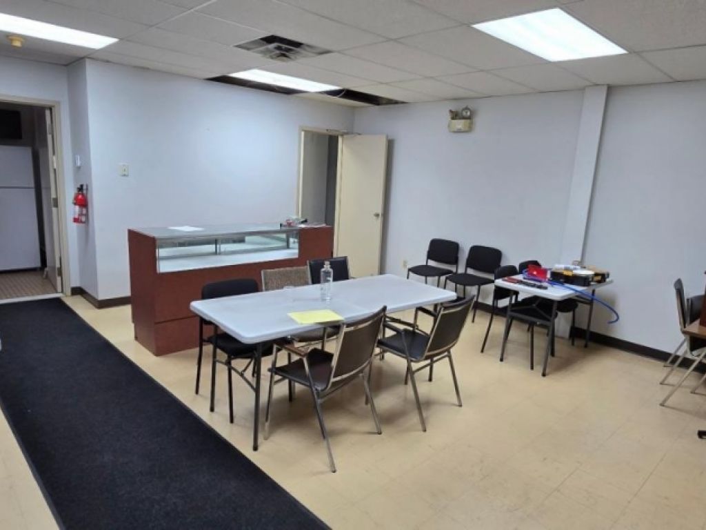 Space(s) for rent - multiple usages 1,350 sq. ft. to 5,150 sq. ft