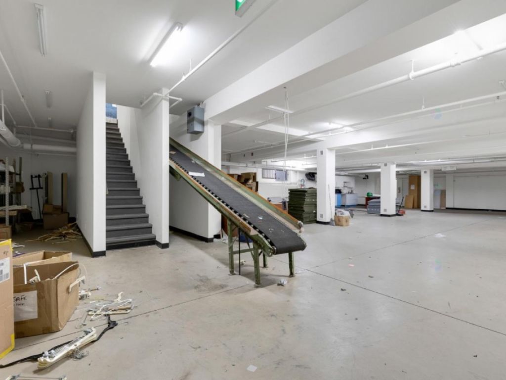 8600 sqft space corner Duluth / St-Laurent Montreal Plateau