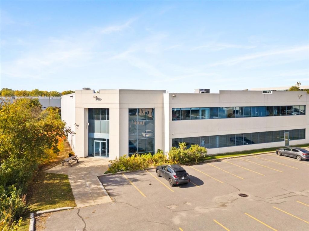 Office space for lease - 1680 Rue Fleetwood