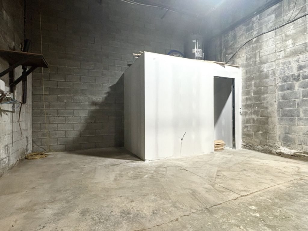 Office for rent with warehouse, 2 floors 3200 ft2 total