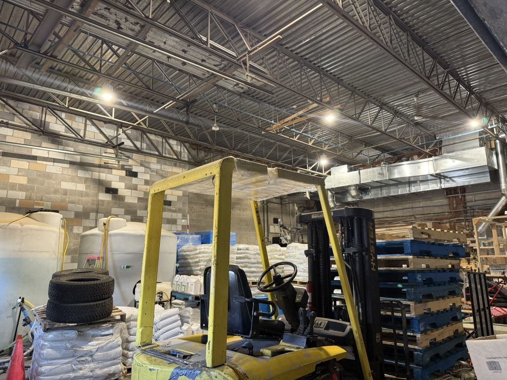 Espace complet de bureaux et entrept  Parc industriel Cardinal
