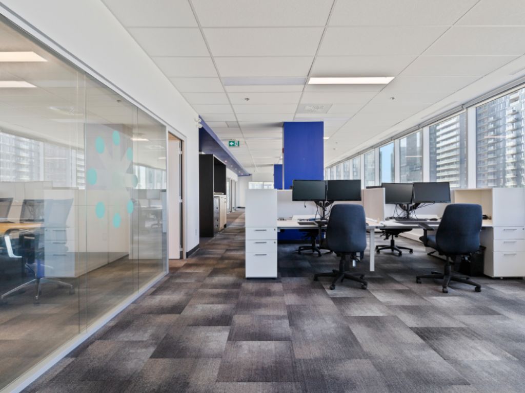 HIGH-END OFFICE FOR SUBLET