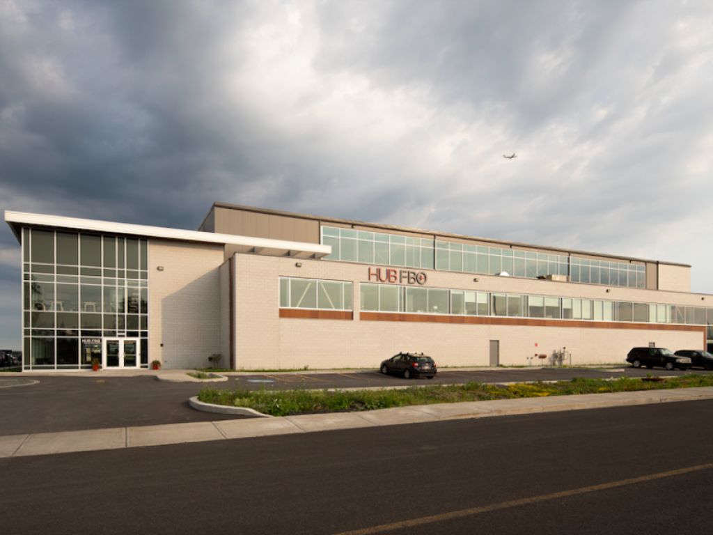 Bureaux  louer - HUB FBO - Aroport YHU, MET Montral