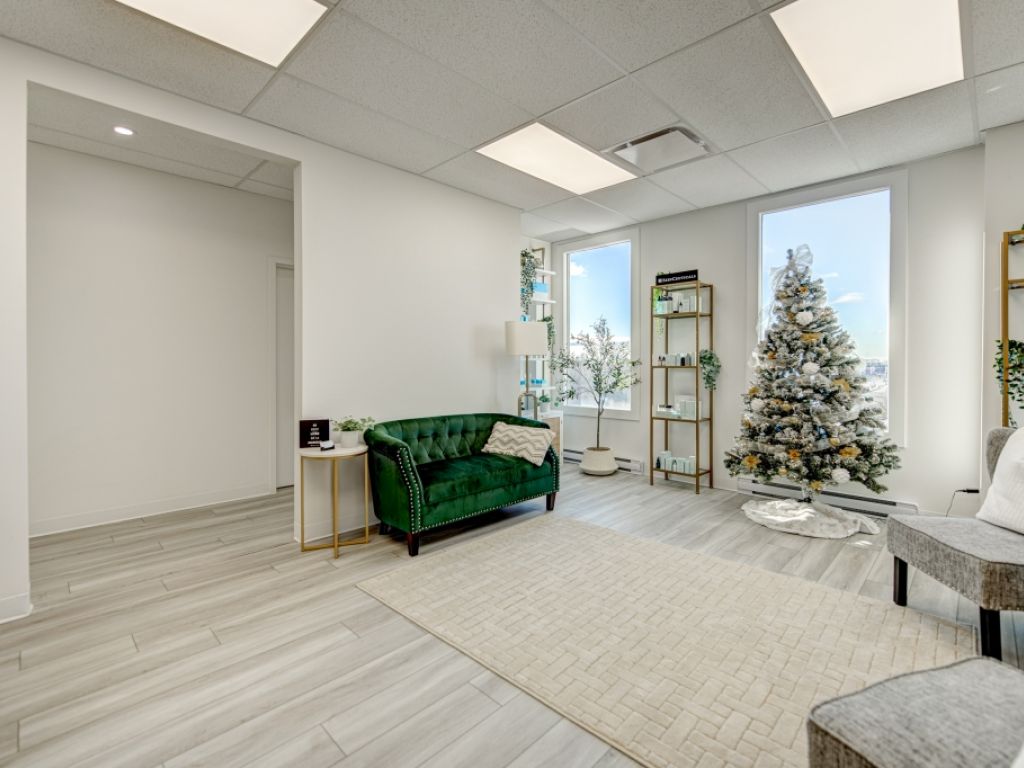 BUREAU � LOUER 1,157 PIEDS CARR�S, LAVAL