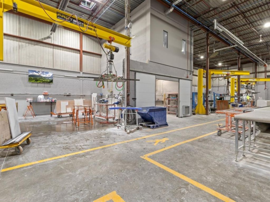 Industrial building for sale