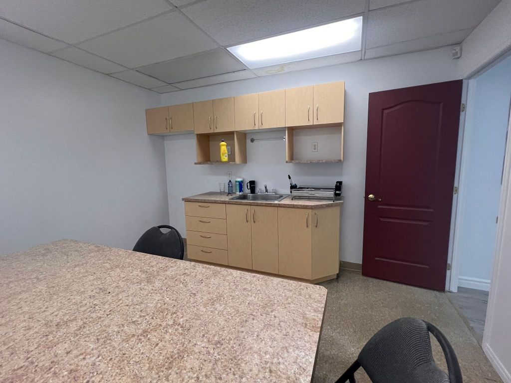 Offices for rent 2,000 to 3,000 sqft 2nd floor Brossard