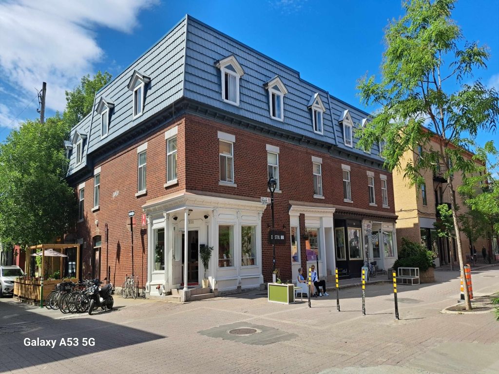 LOCAL COMMERCIAL  LOUER SUR LE PLATEAU MONT-ROYAL