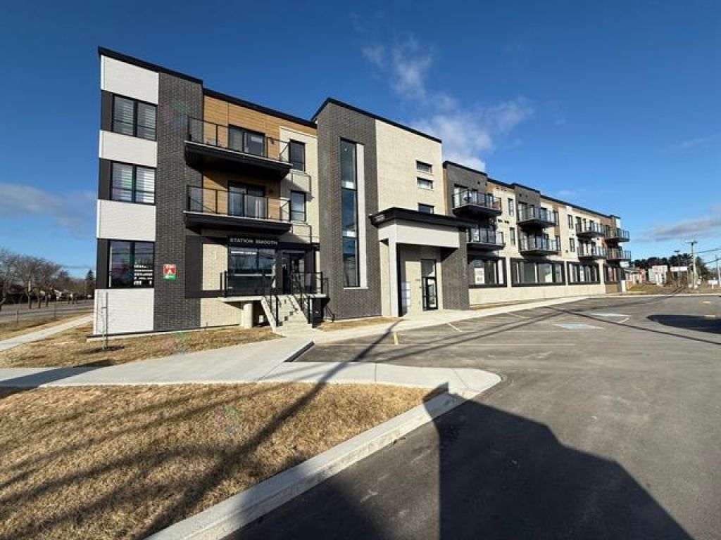 Commercial space for rent - Saint-Charles-Borrom�e