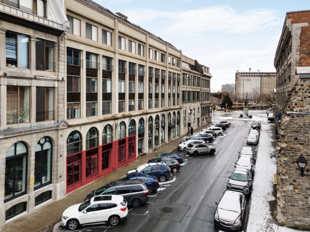 Commercial rental in Old Montreal