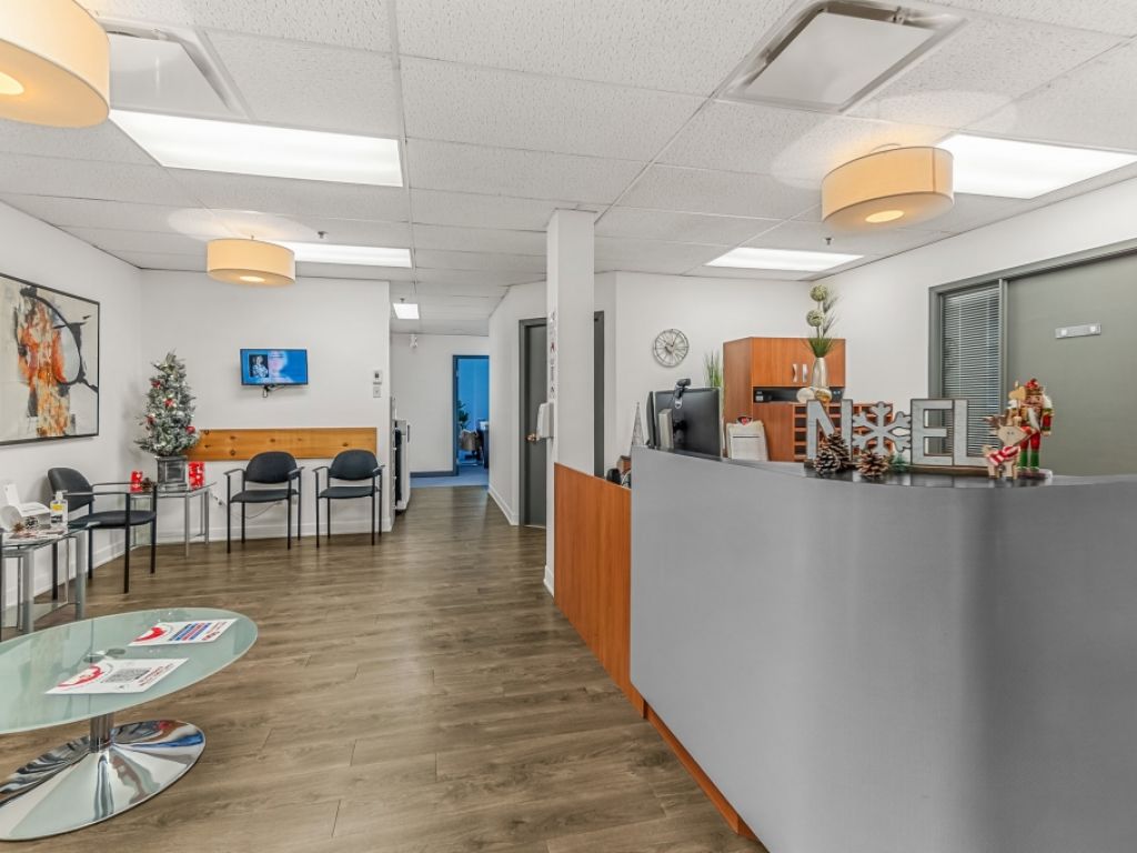 PLAZA LAVAL - STE-FOY - BUREAUX 275-295