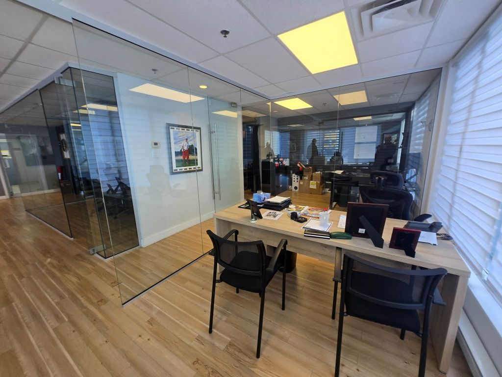 Bureau  louer 1400 pc au rdc Brossard