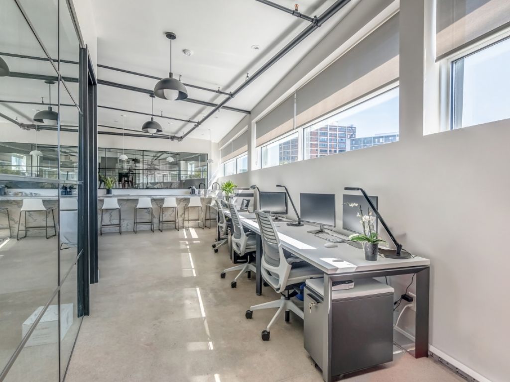 Espaces bureaux et industriels � louer-District Beaumont-6833 De L'�p�e