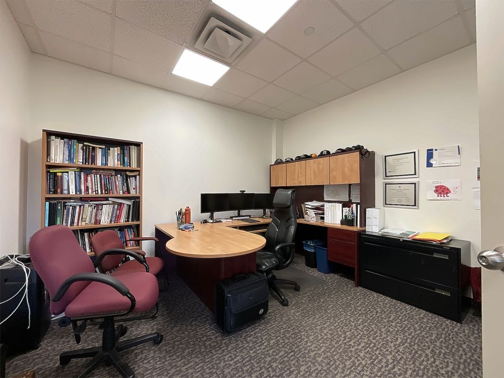 OFFICE SPACE FOR RENT 1000 sqft. - LAVAL