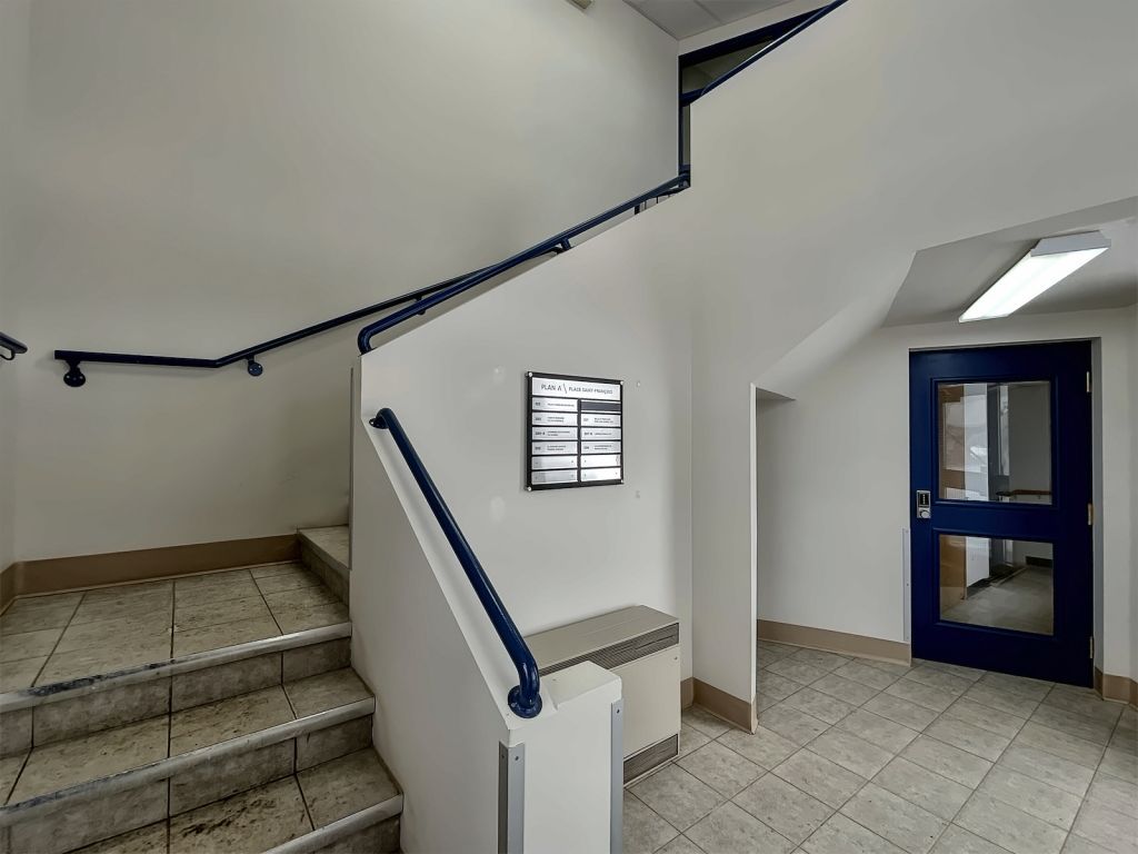 Industrial/Commercial space for lease - Jonqui�re - 200 to 11 000 ft2 