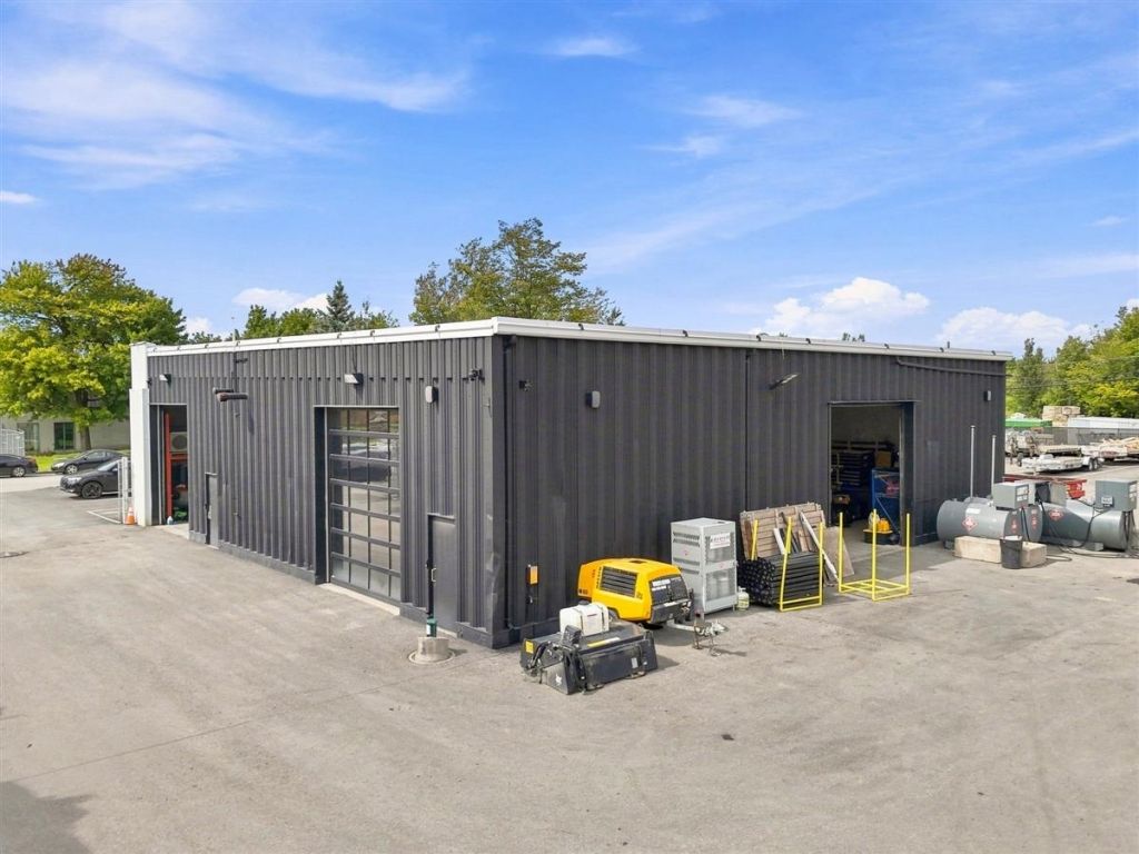 Industrial building for sale