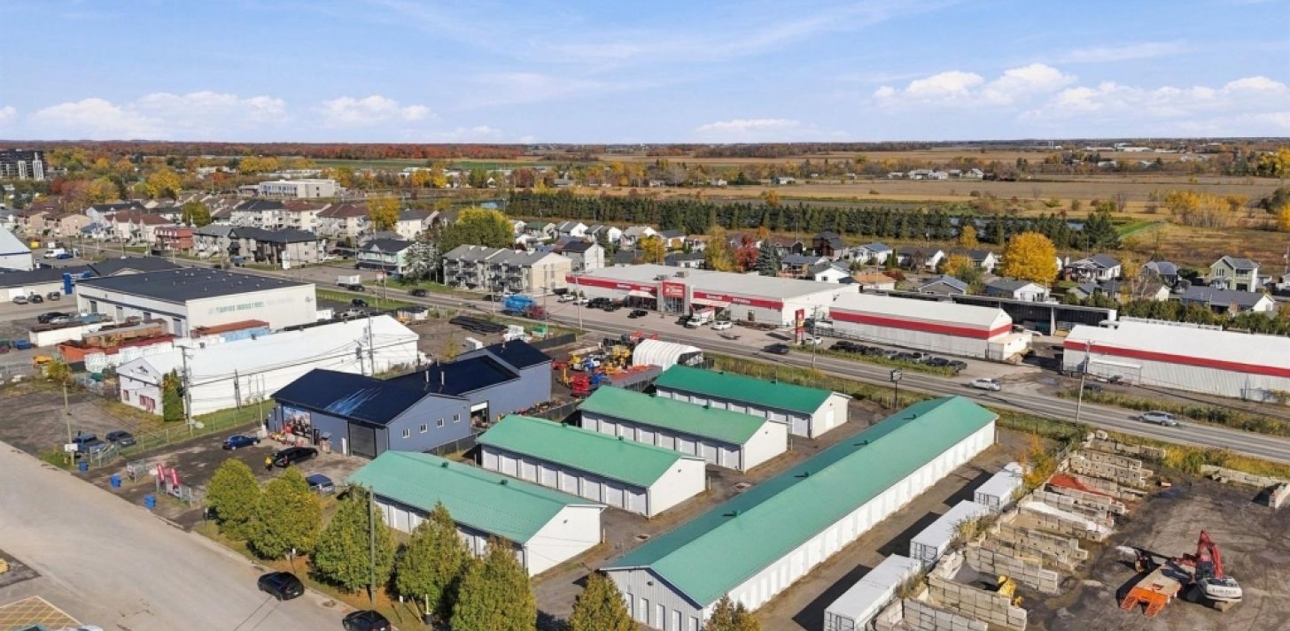 B&acirc;tisse industrielle � 280 Rue Industrielle, Saint-Lin/Laurentides - &Agrave; vendre