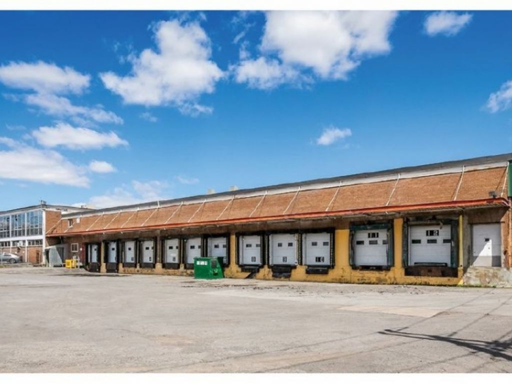Espaces industriels 40000pc  Montral 