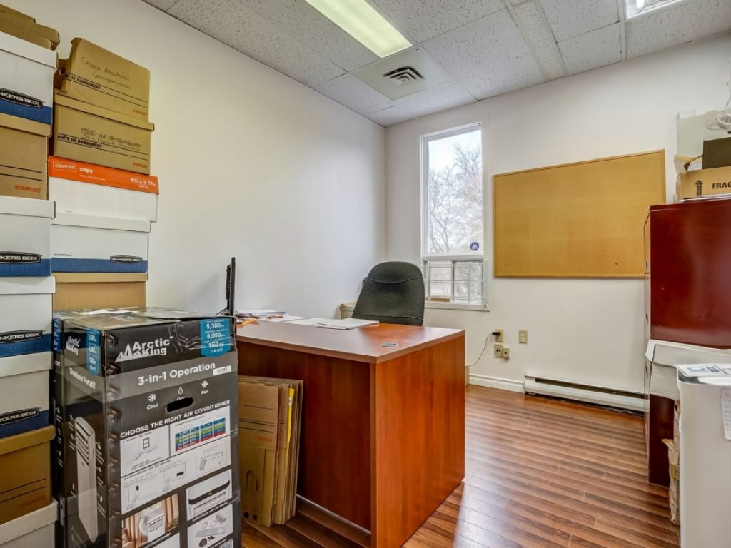 LOCAL FOR RENT | 800 PC | Saint-Ren Ouest, Gatineau