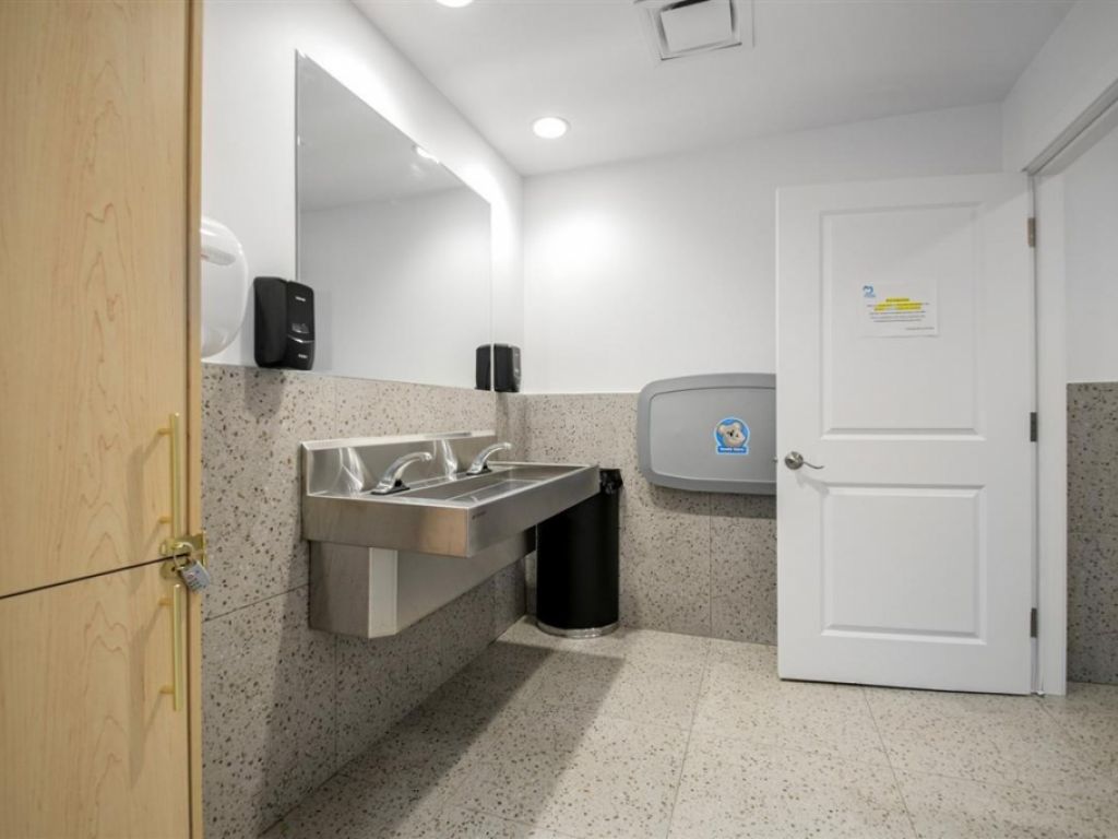 Office space for lease - 482 Boul. Adolphe-Chapleau