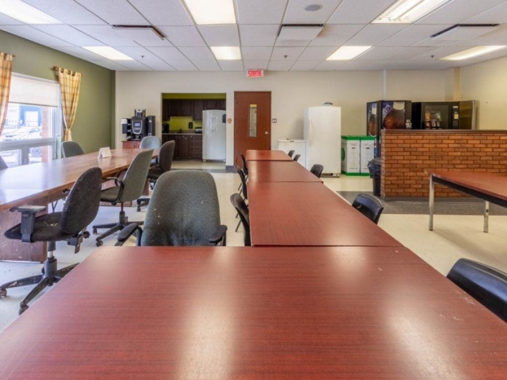 Prime industrial space for rent in Victoriaville