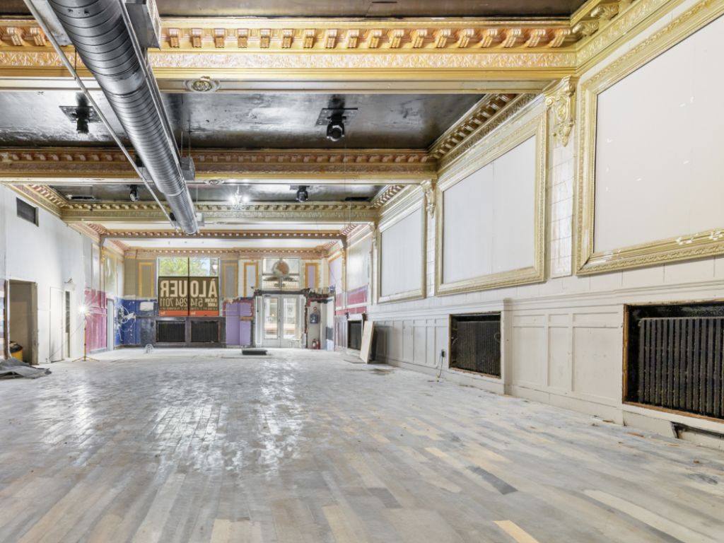 COMMERCIAL SPACE FOR RENT