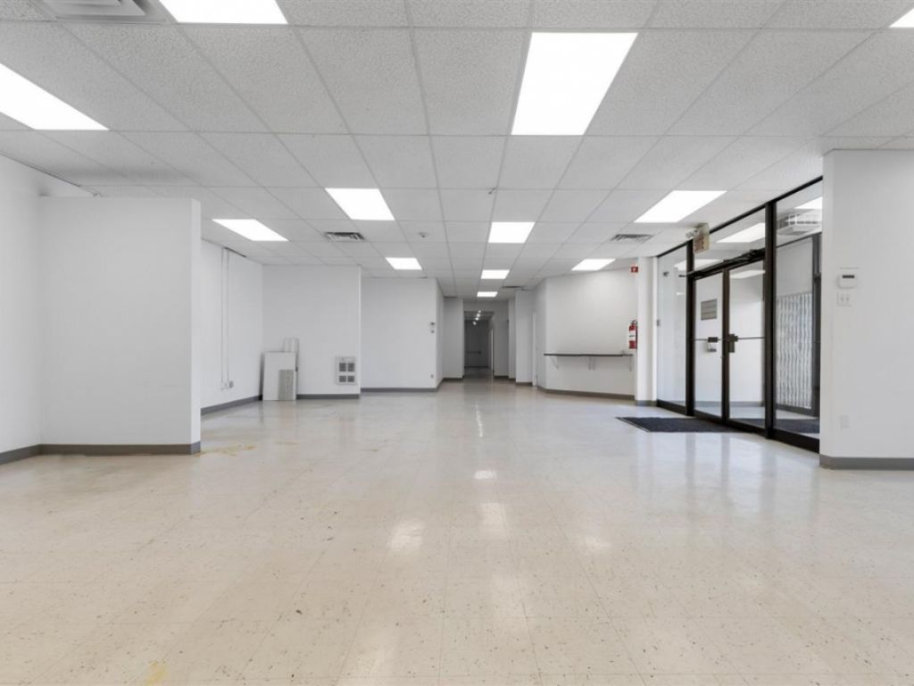 Office space for lease - 1000 Rue Nationale