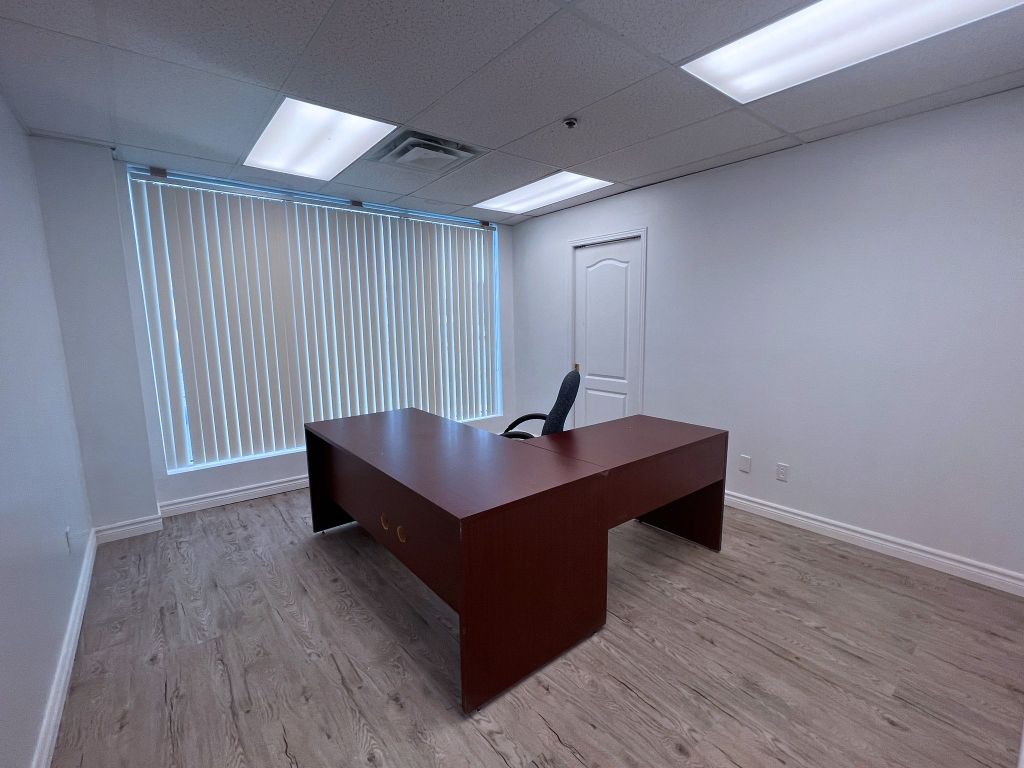 Offices for rent 2,000 to 3,000 sqft 2nd floor Brossard