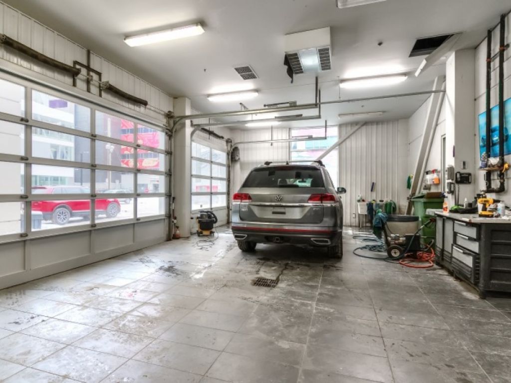 Espace commercial Griffintown-concessionnaire 