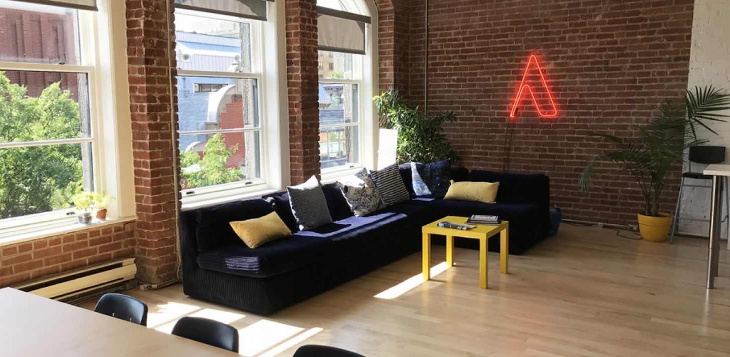 Office Space Sharing Offer (Old Montreal) - Available