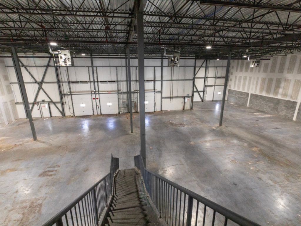 Industrial Space for Rent of 22 560 sq. ft. | | Laval
