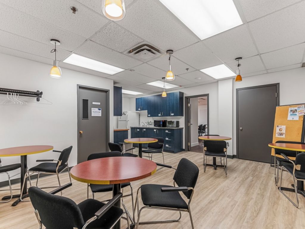 PLAZA LAVAL - STE-FOY - BUREAUX 275-295