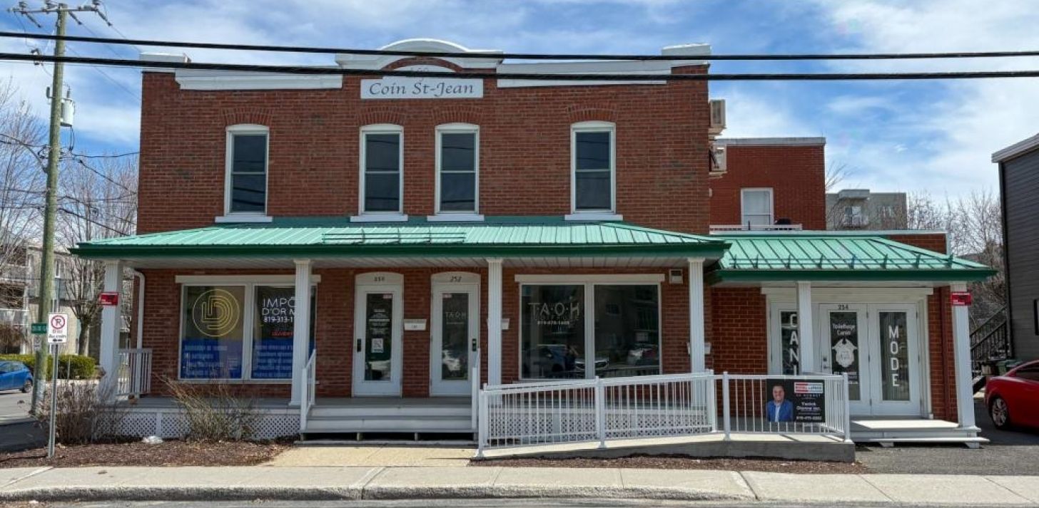 Local polyvalent de 950 pi&sup2; avec possibilit&eacute; d'espace additionnel - &Agrave; louer