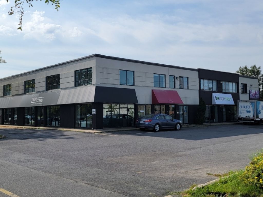 Bureaux de 1500 pi. ca. comprenant 4 bureaux ferms, aire ouverte, cuisinette et salle de confrence