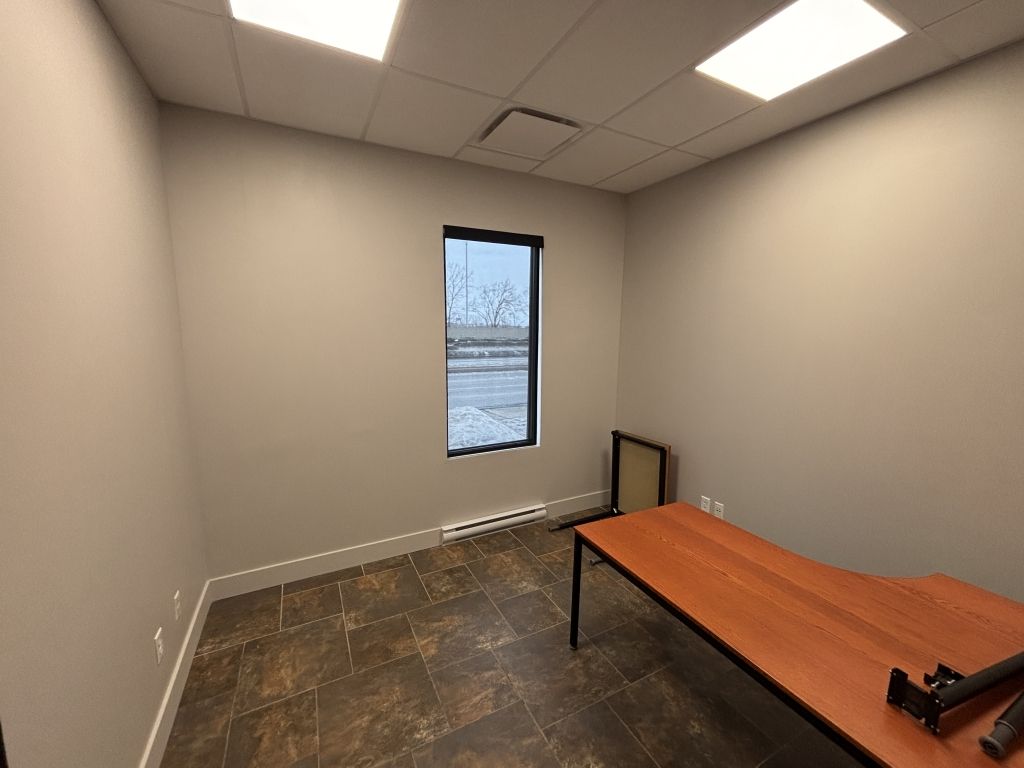 3 offices for rent