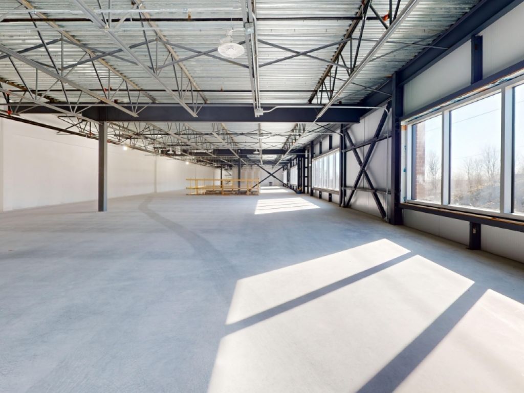 Commercial space for rent in Saint-Jrme - starting at 5,000 sq. ft.