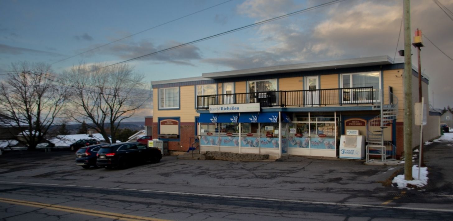 Marché Richelieu - For Sale