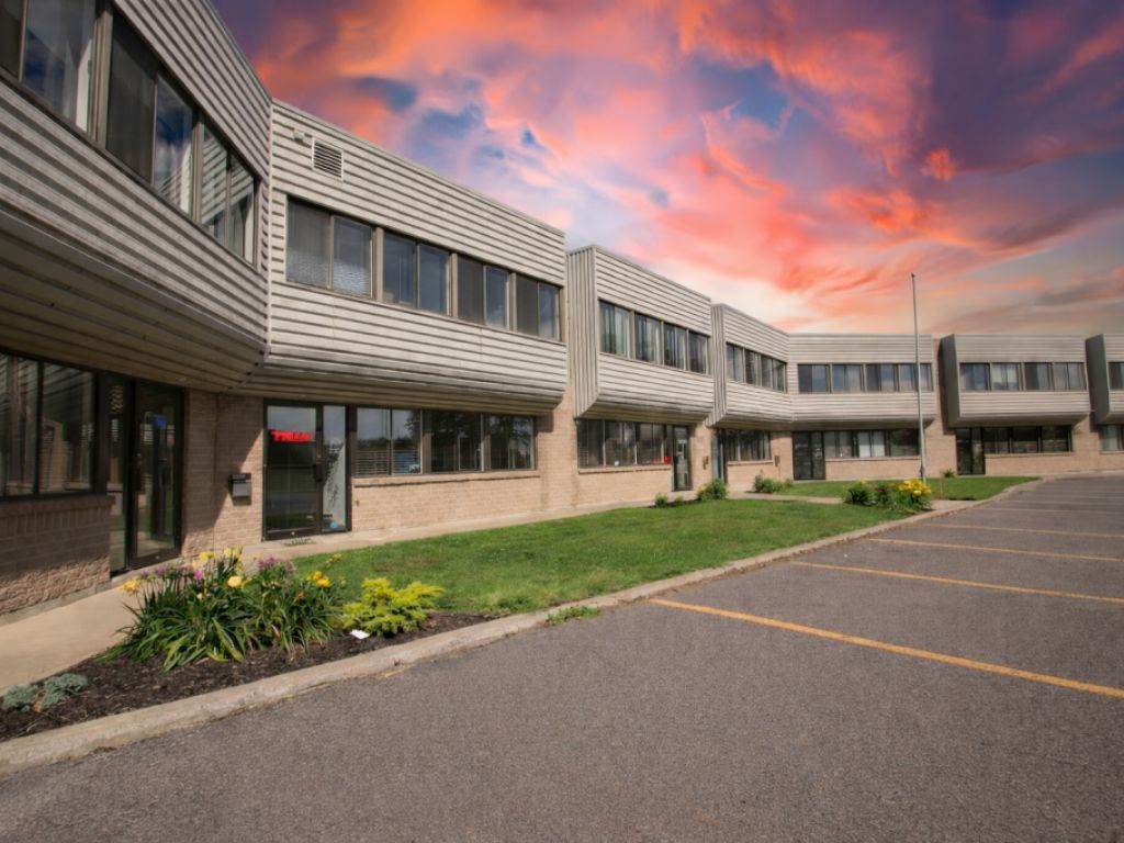 Bureaux et espaces industriels l�gers � louer � Saint-Bruno